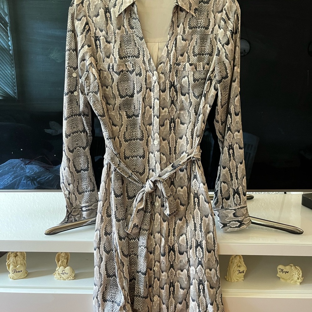 Express Black and Gray Long Sleeve Buttoned Tie Front Dress